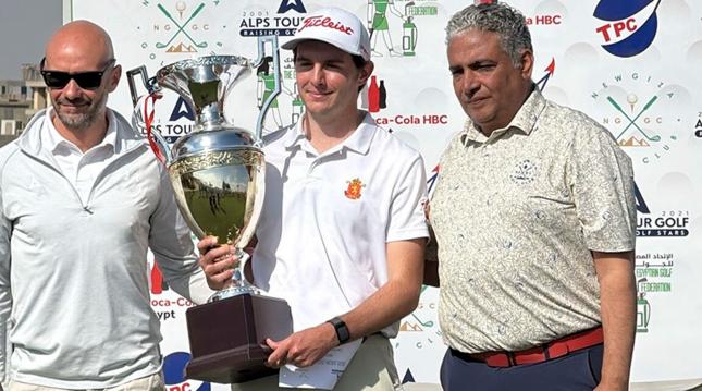 Javier Barcos se corona en El Cairo con su primer t&iacute;tulo profesional